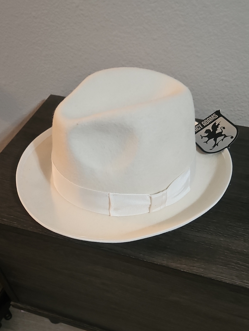 Stacy Adams White Felt Fedora with Ribbon Band